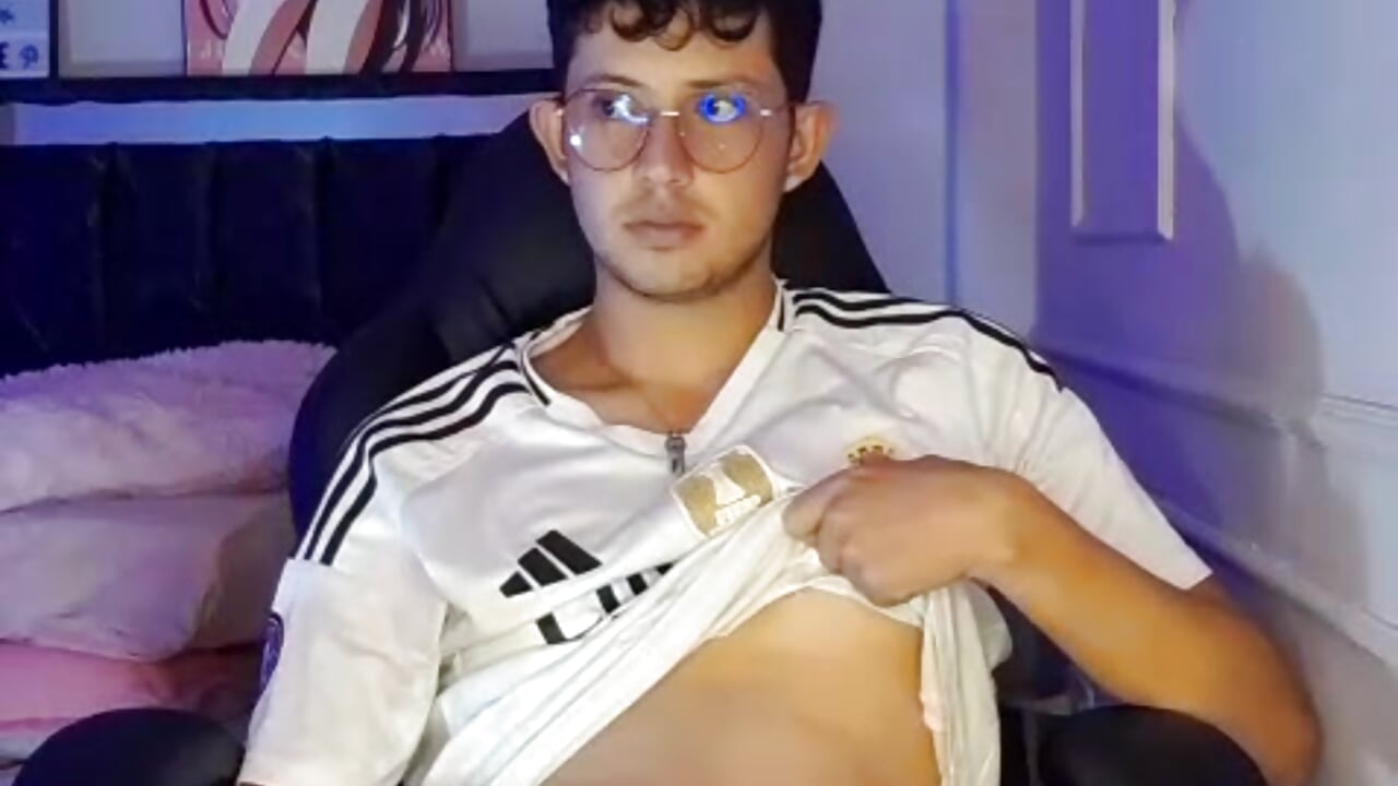 Thus a cock is touched - video by simon_grey_