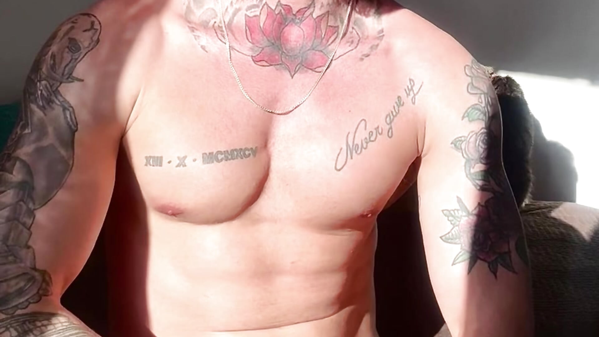 So horny 🍆 - video by Edwardjonnes cam model