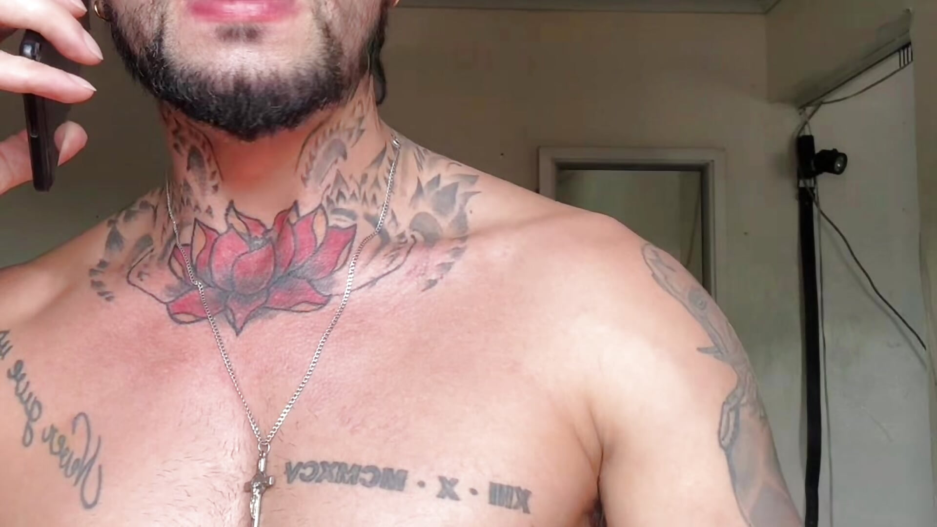 v09044g40000d3c4crnog65i880tg900 - video by Edwardjonnes cam model