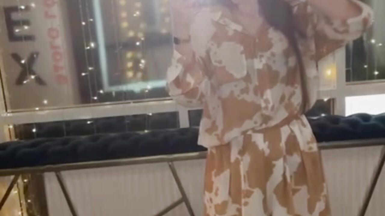 danceeeee - video by EdythDyer cam model