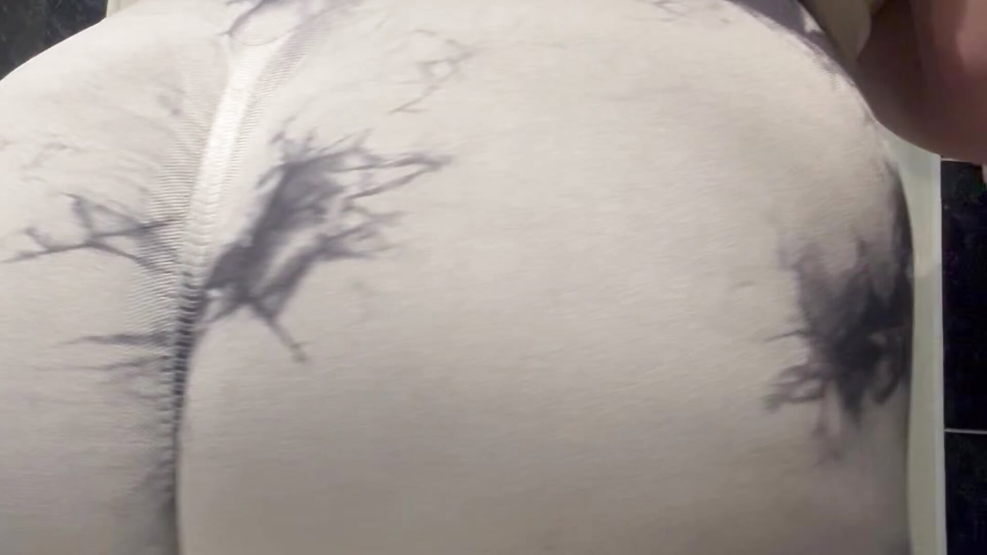 Yoga pants - video by peachyshow cam model