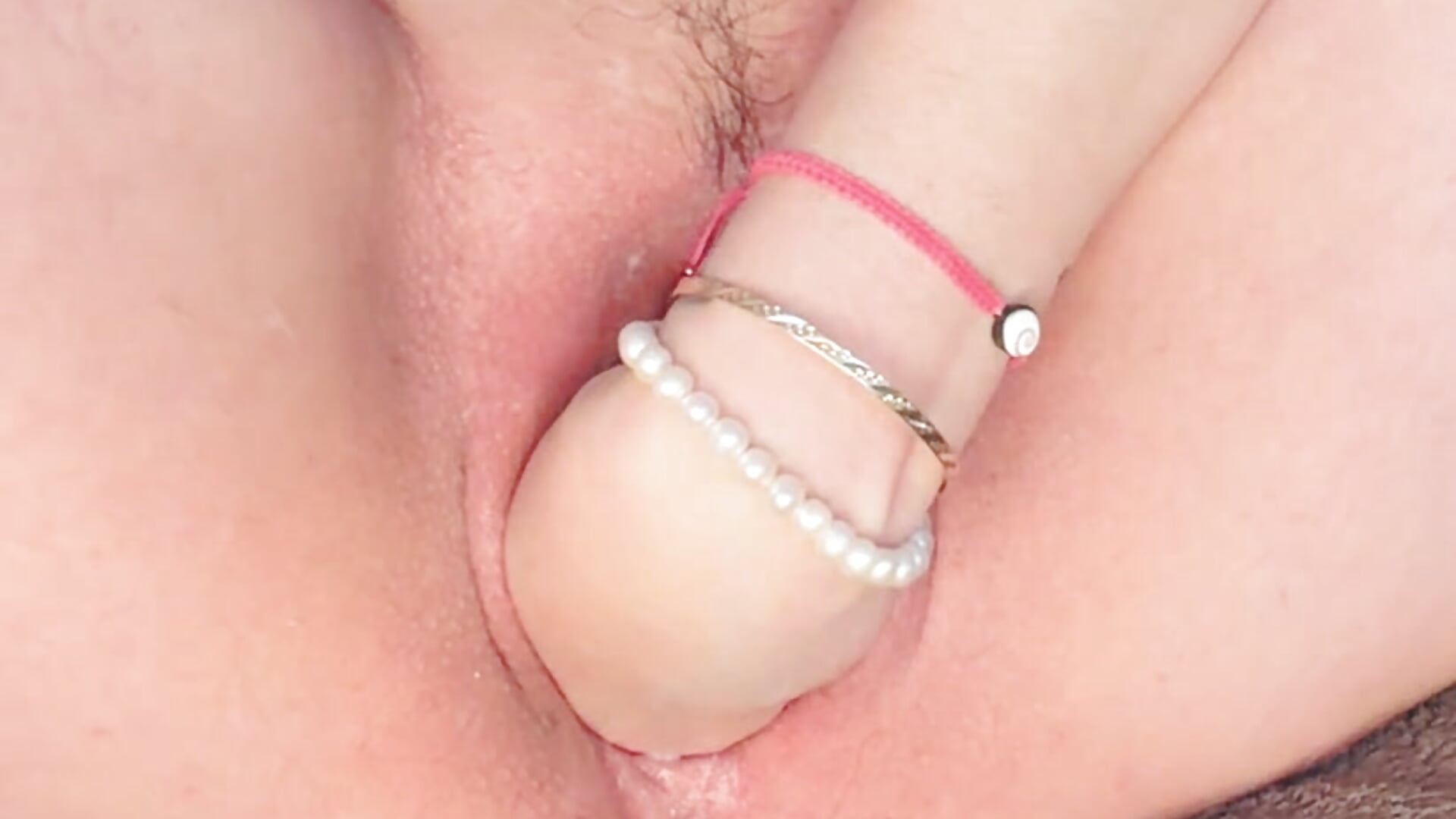 Fist pussy zoom - video oleh MarahWdsn kamera model
