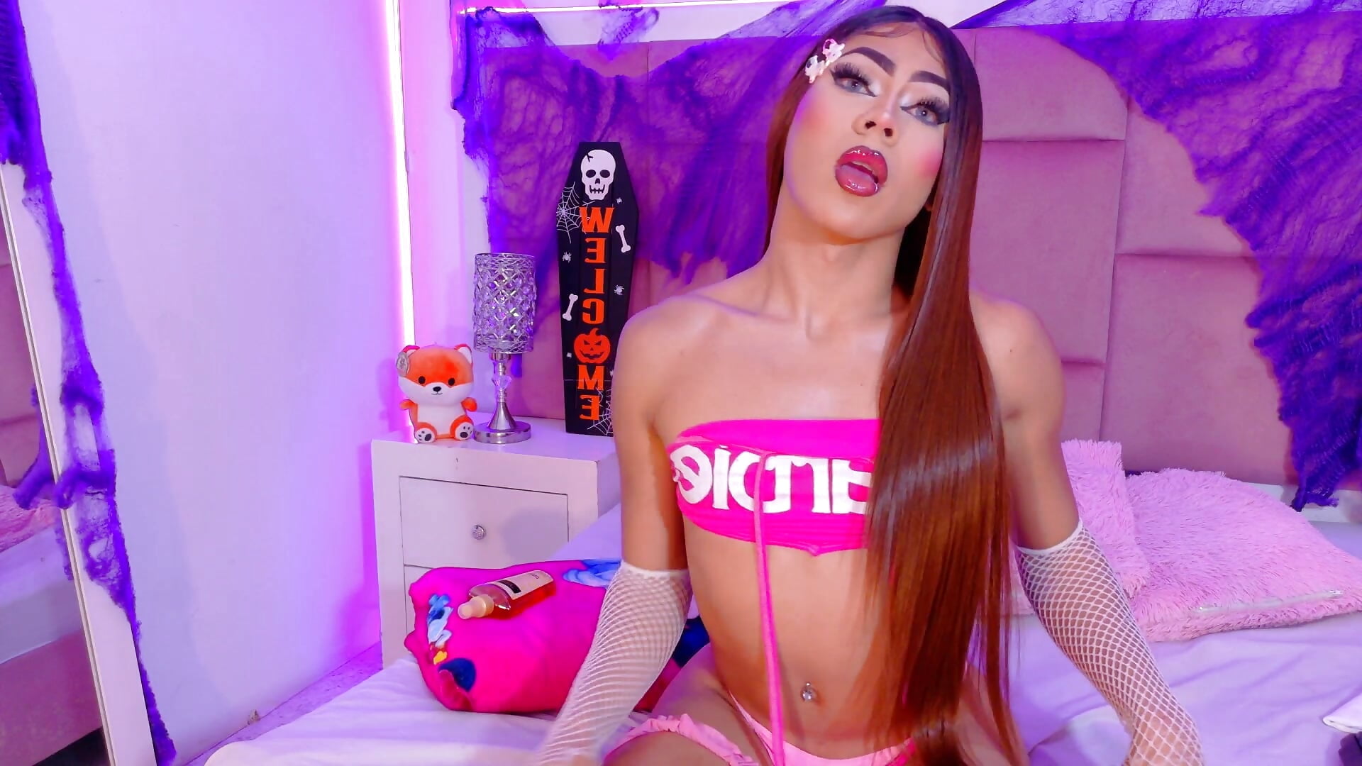 Pink looks great on me. - video od modelky/modela Danna_Carson