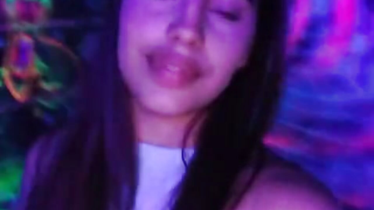 Holiiii - video by ChloeeB cam model