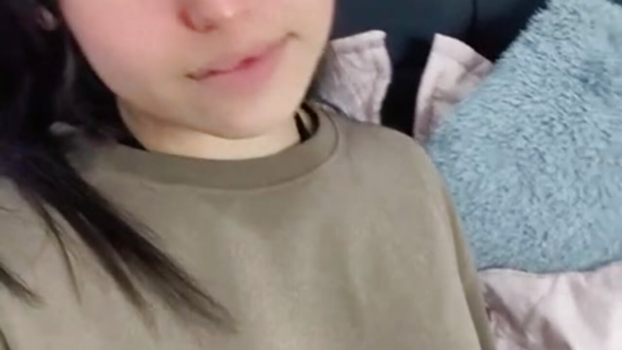 me :) - video by Eymmy_24 cam model