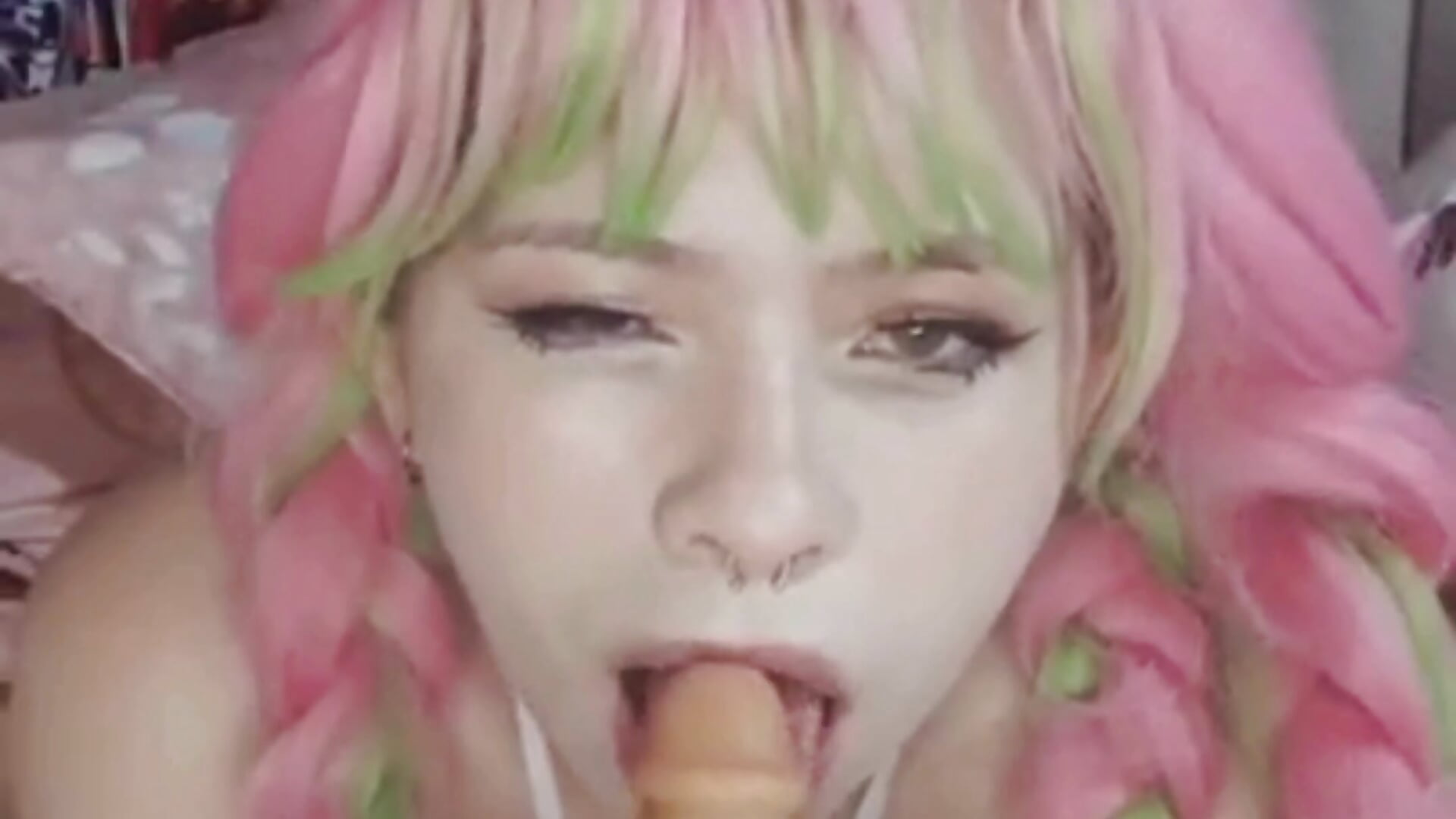 Deepthroat Mitsuri - video by Lil-La cam model