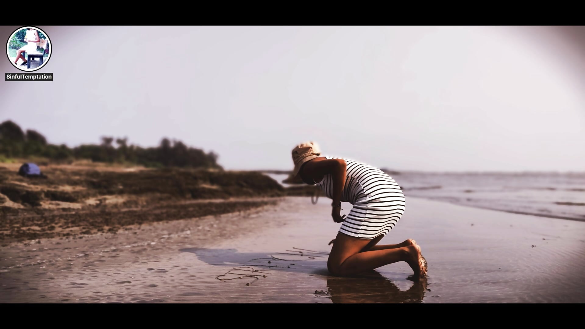 🏖️“Beach Day Turns Cheeky: What She Wrote Will Surprise You” 🏖️ - video van SinfulTemptation cam-model