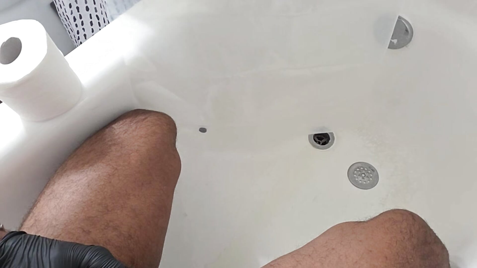 Shower on myself– Gl0vedL0ver kameramodell videója