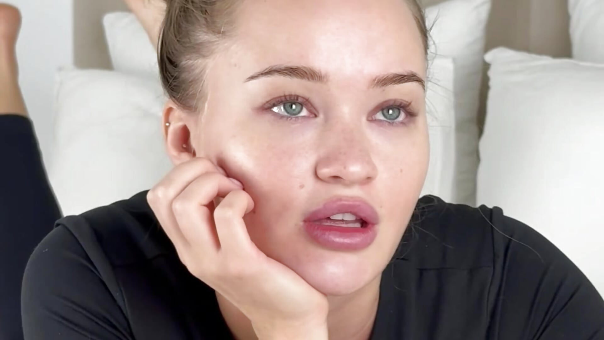 Be with me 💖 - video by SkylarVoxx