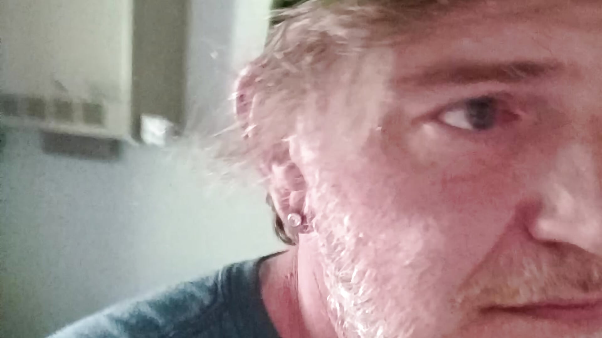 Saying hey .come visit me later - відео від вебкаммоделі Sweetgreygod