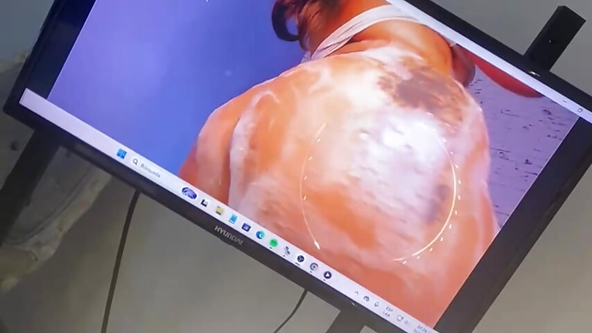 foam show 💦 - HilaryQueen 캠 모델의 동영상