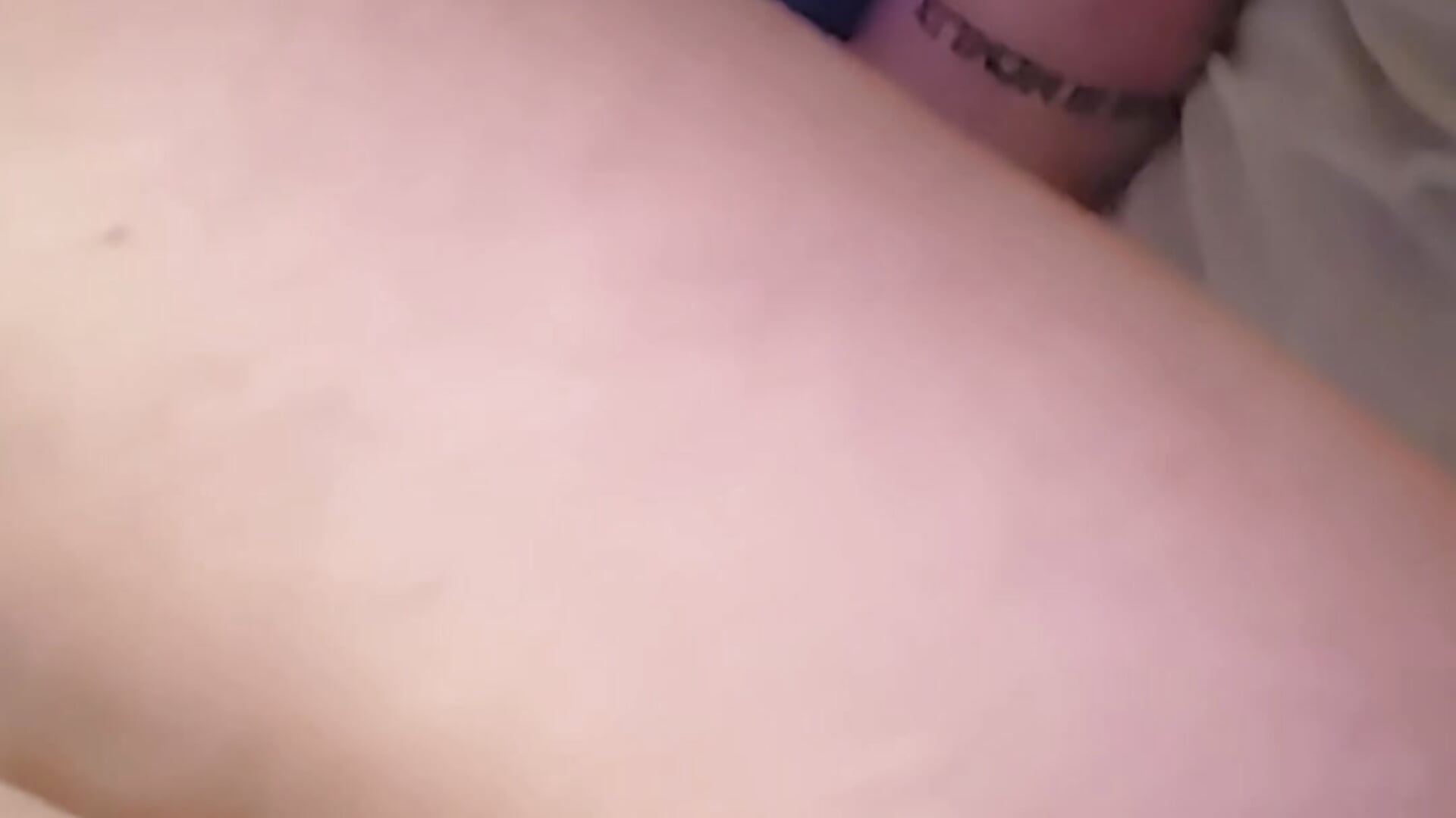 Horny op de bank - 視頻由 Melody1600 主播提供