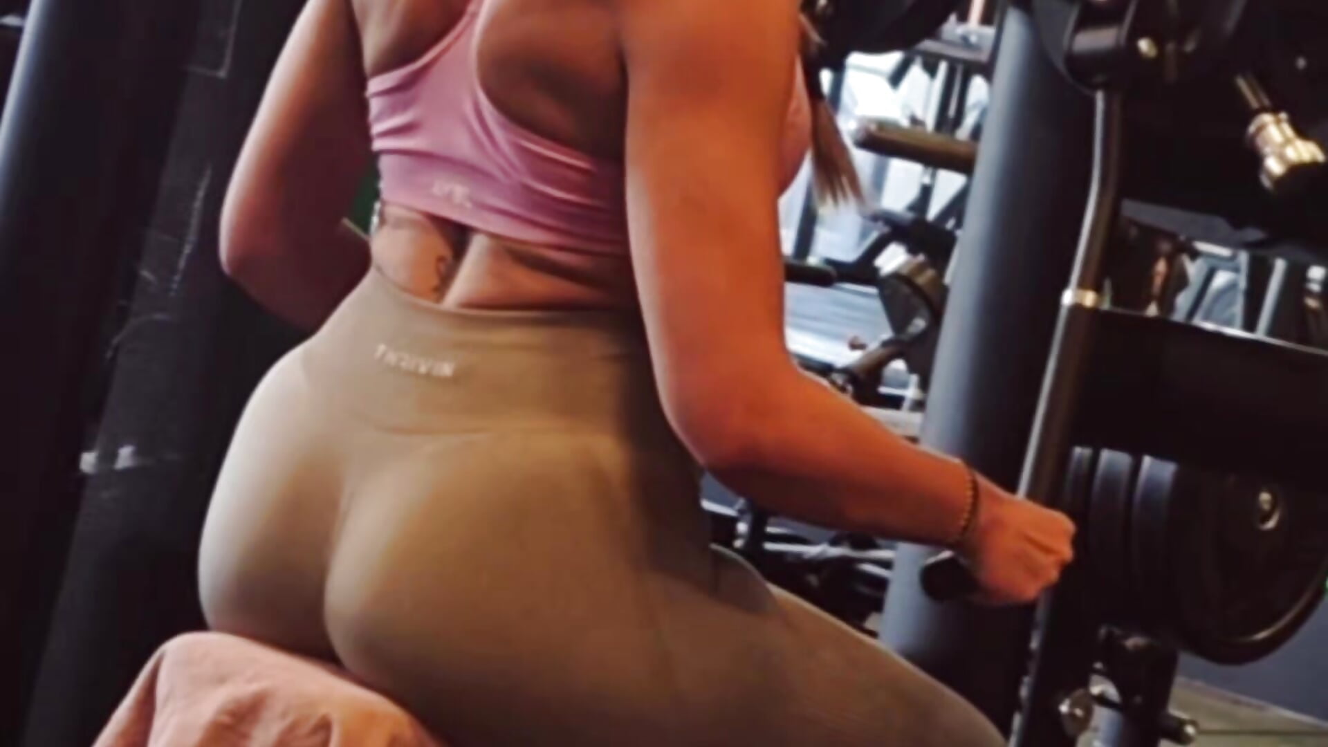 Gym♡ - 視頻由 Melody1600 主播提供