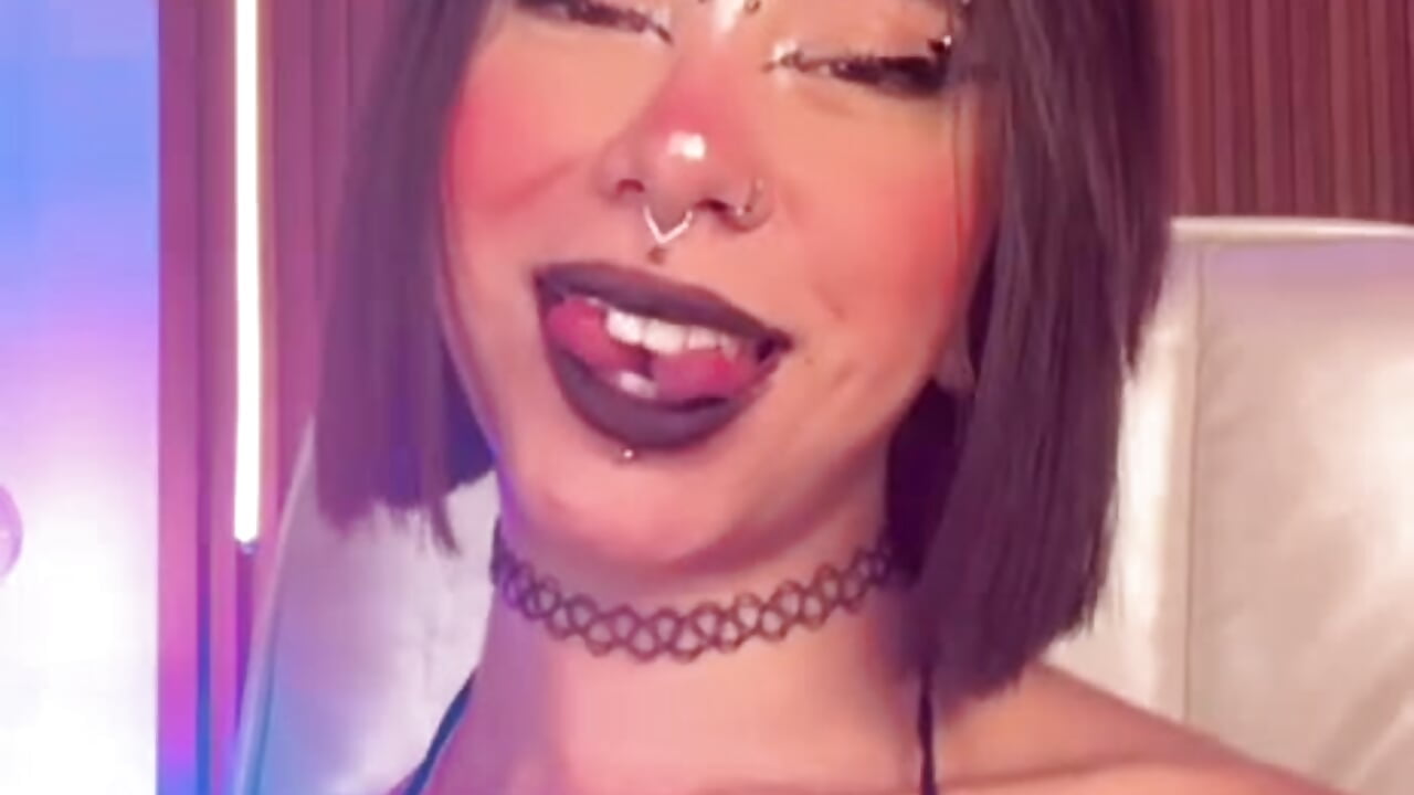 👅 - video by ZamabyCrucie cam model