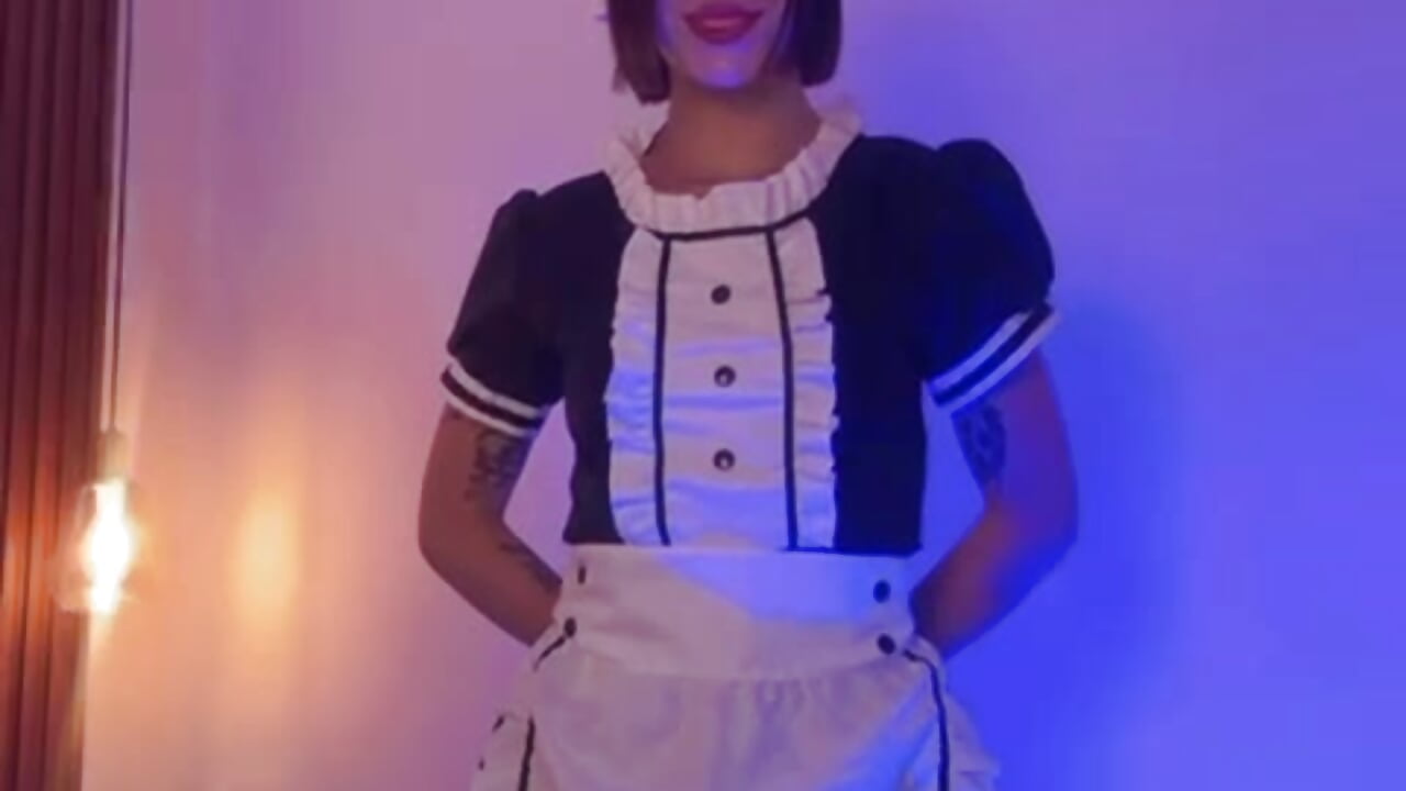 your pretty and sexy maid – video modela na kameri ZamabyCrucie