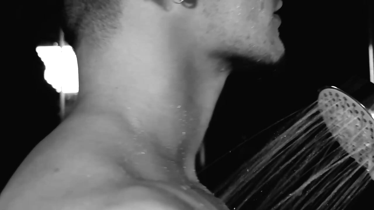 Dark Shower 🍆💦 - AlessandroKiing adlı kamera modelinin videosu