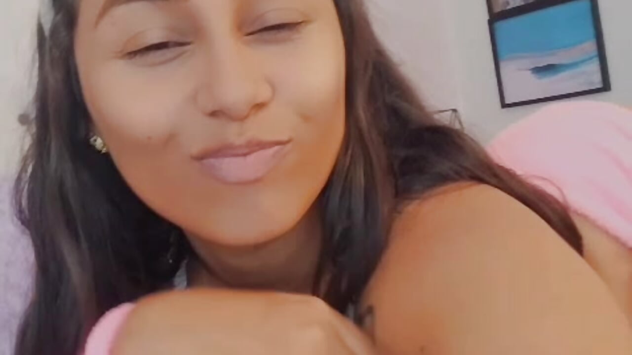 playful langua - video by Naomi_Blomm cam model