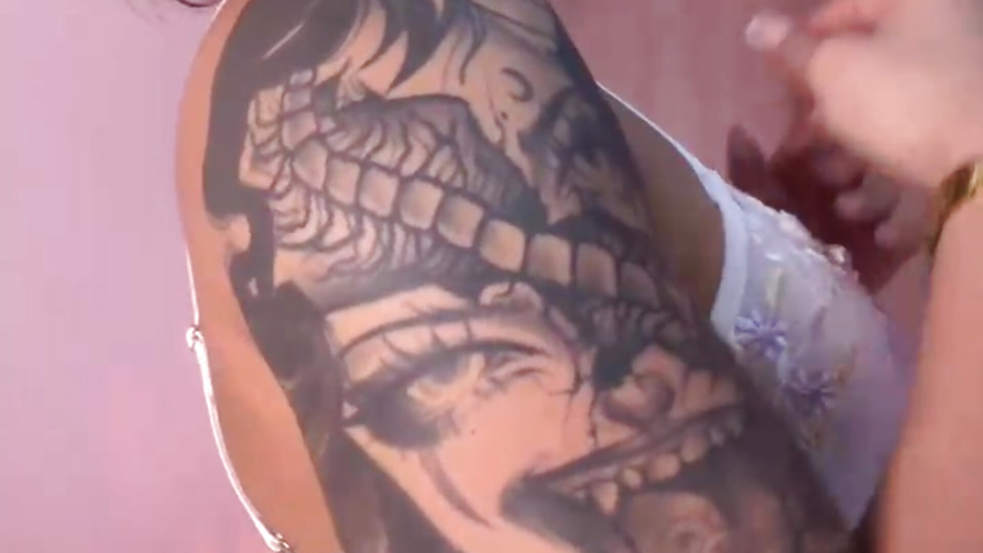 My tattoo🔥 - vídeo de izzyvega__ modelo de câmara