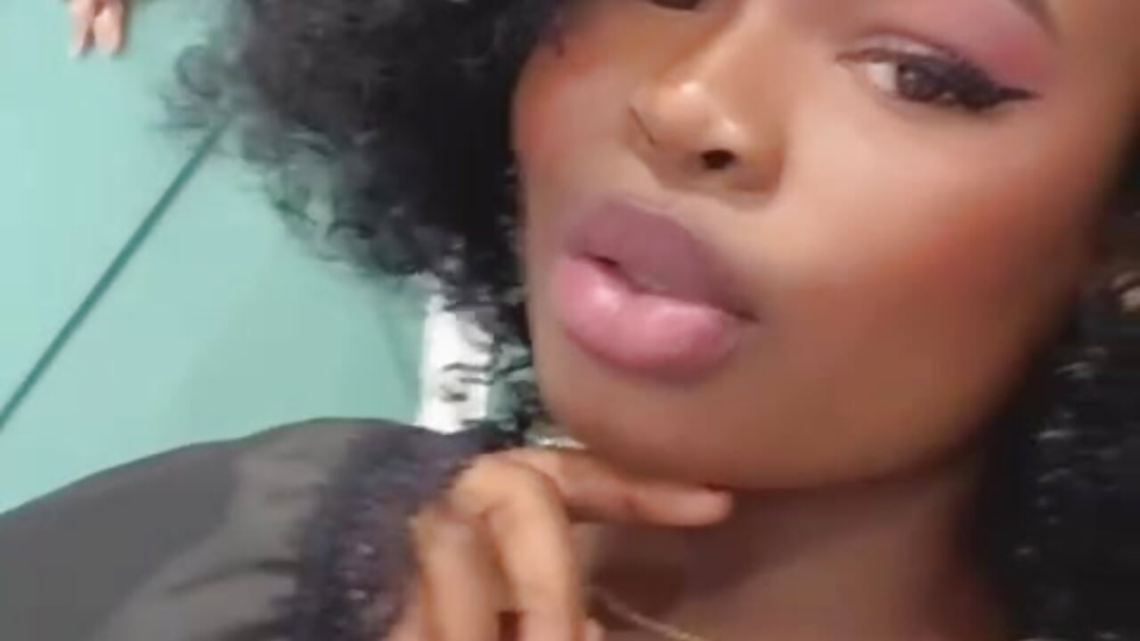 kiss guys 😘 - Venuswilds 캠 모델의 동영상