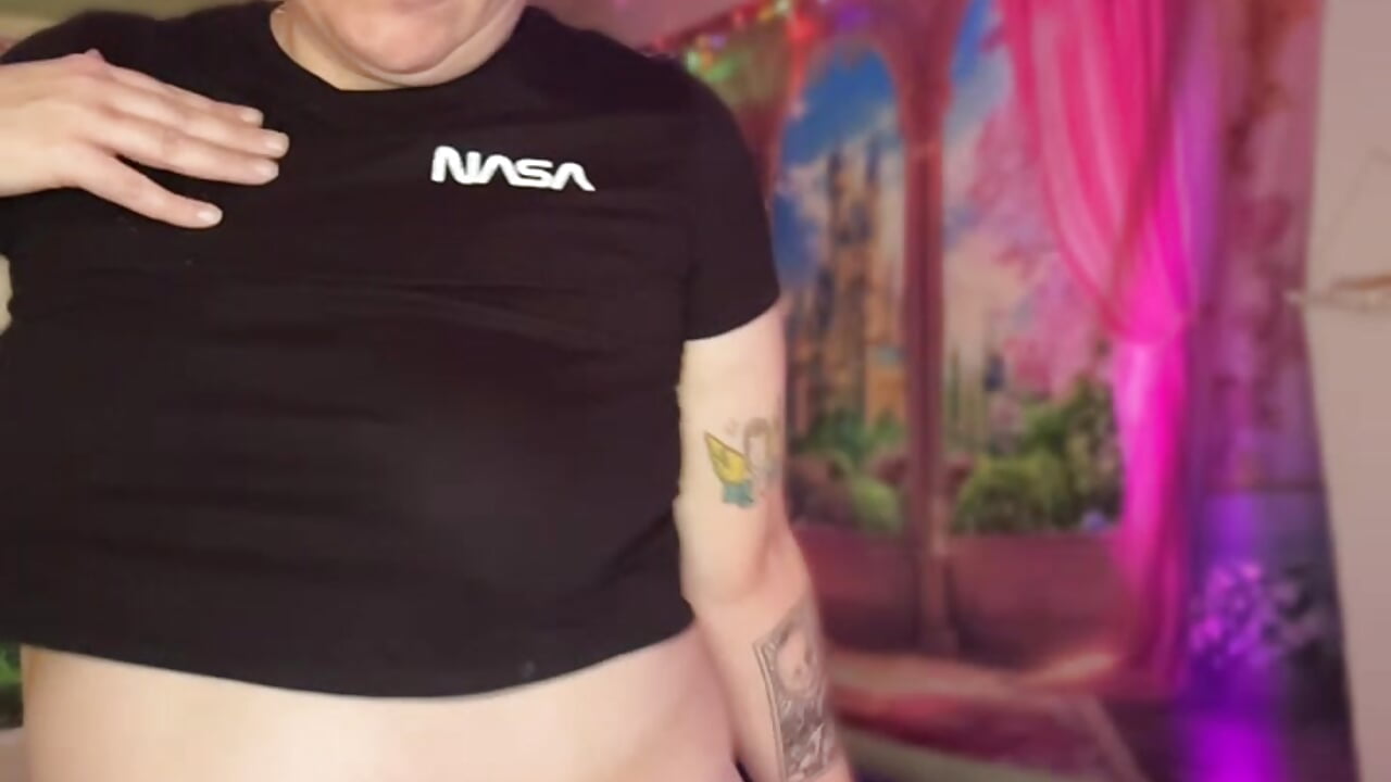 Being cute in a thong - vídeo de la modelo de cam Princess__Kitty__
