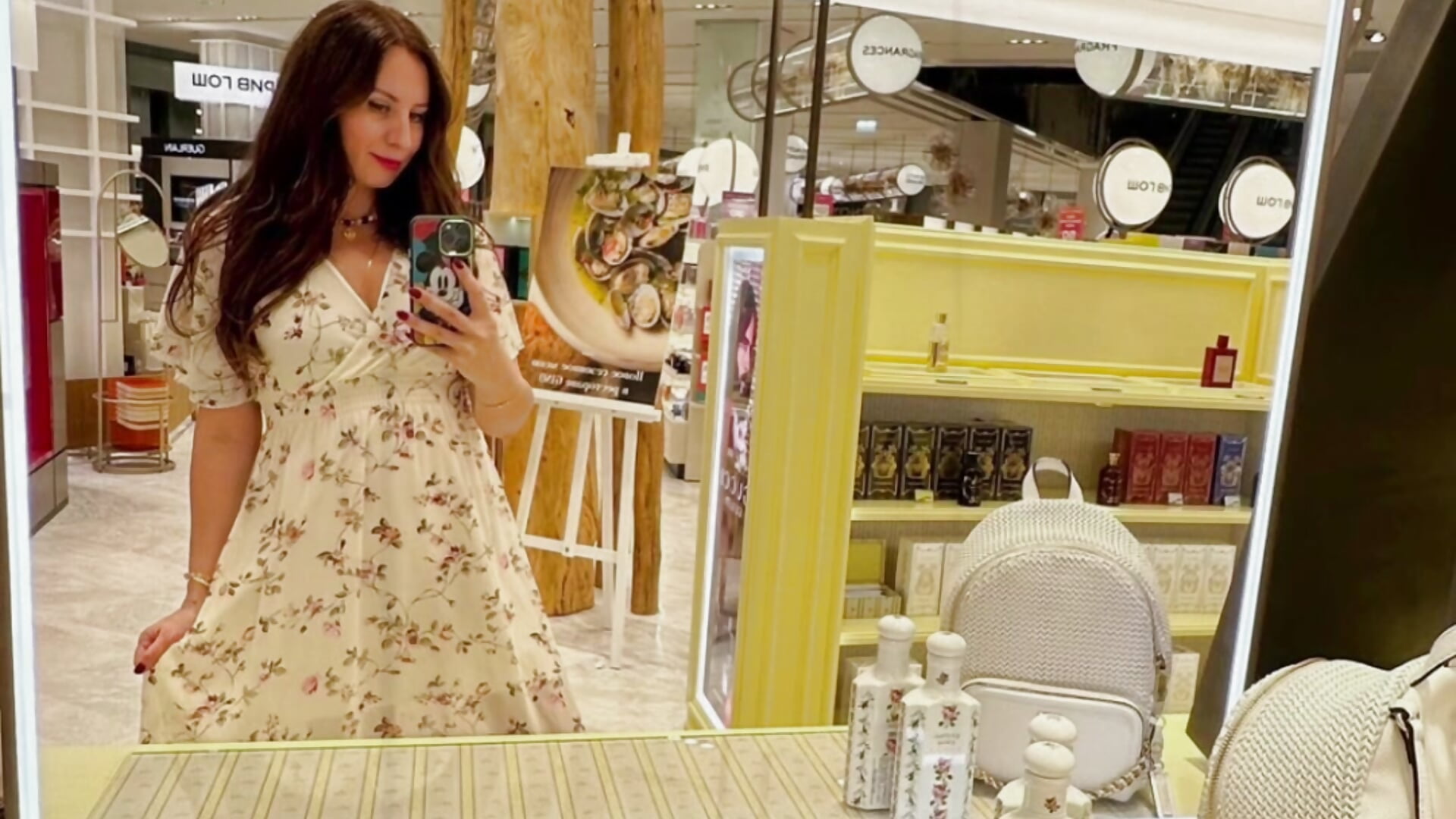 Gucci girl - ALICAINWONDERLAND adlı kamera modelinin videosu