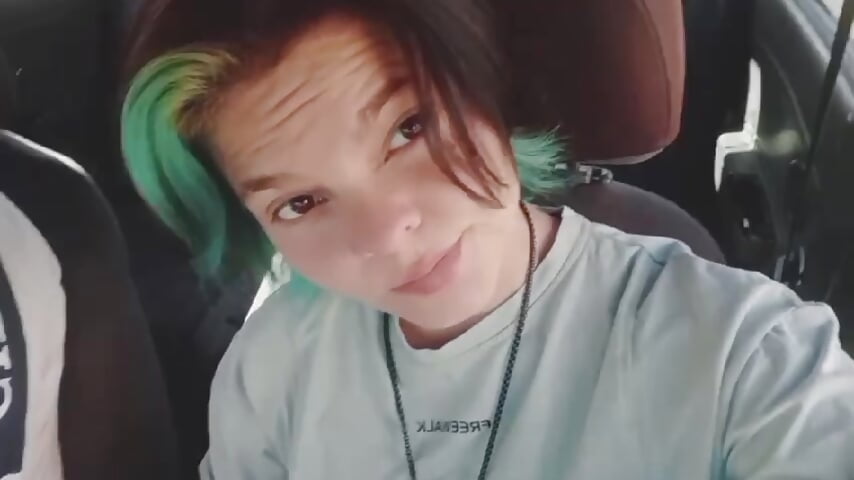 Hi 💚 - kay_towers99 adlı kamera modelinin videosu