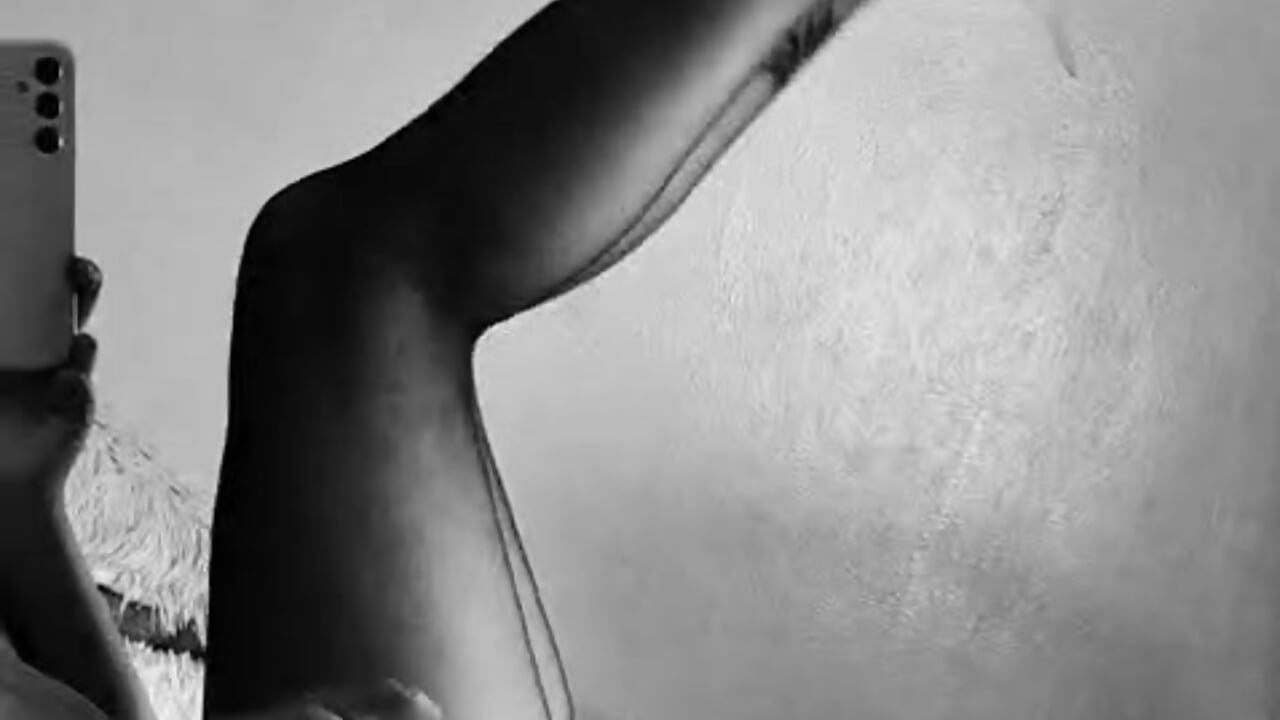 Stocking fetish: playing with my body - video by Dahimichi cam model