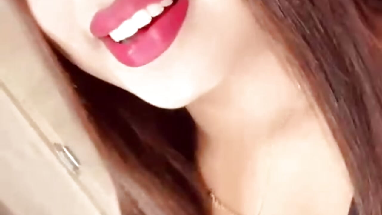 HELLOOO