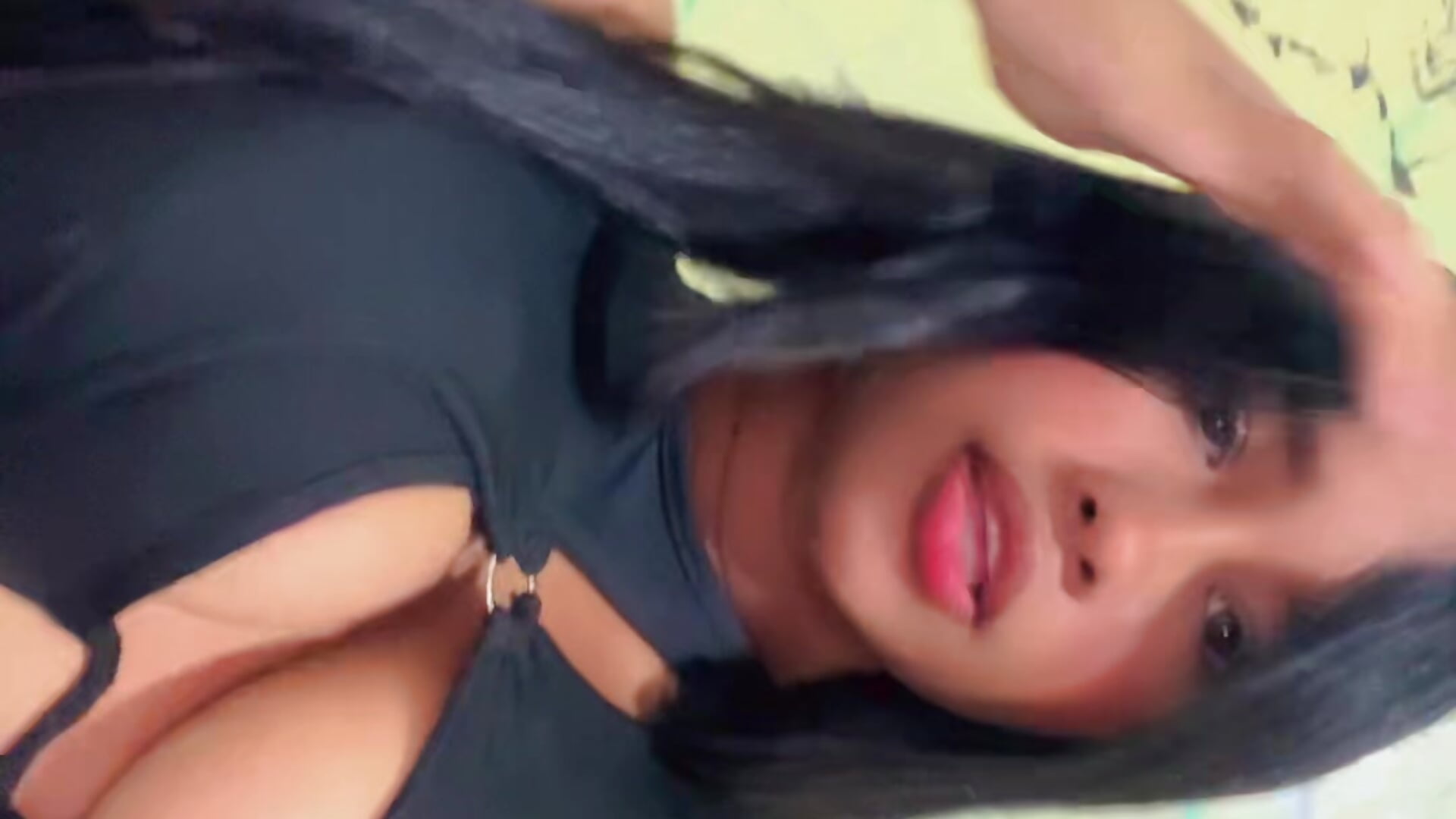 v09044g40000d1nk8mnog65mch4bfrt0 - video av Dulcemia1 cam-modell