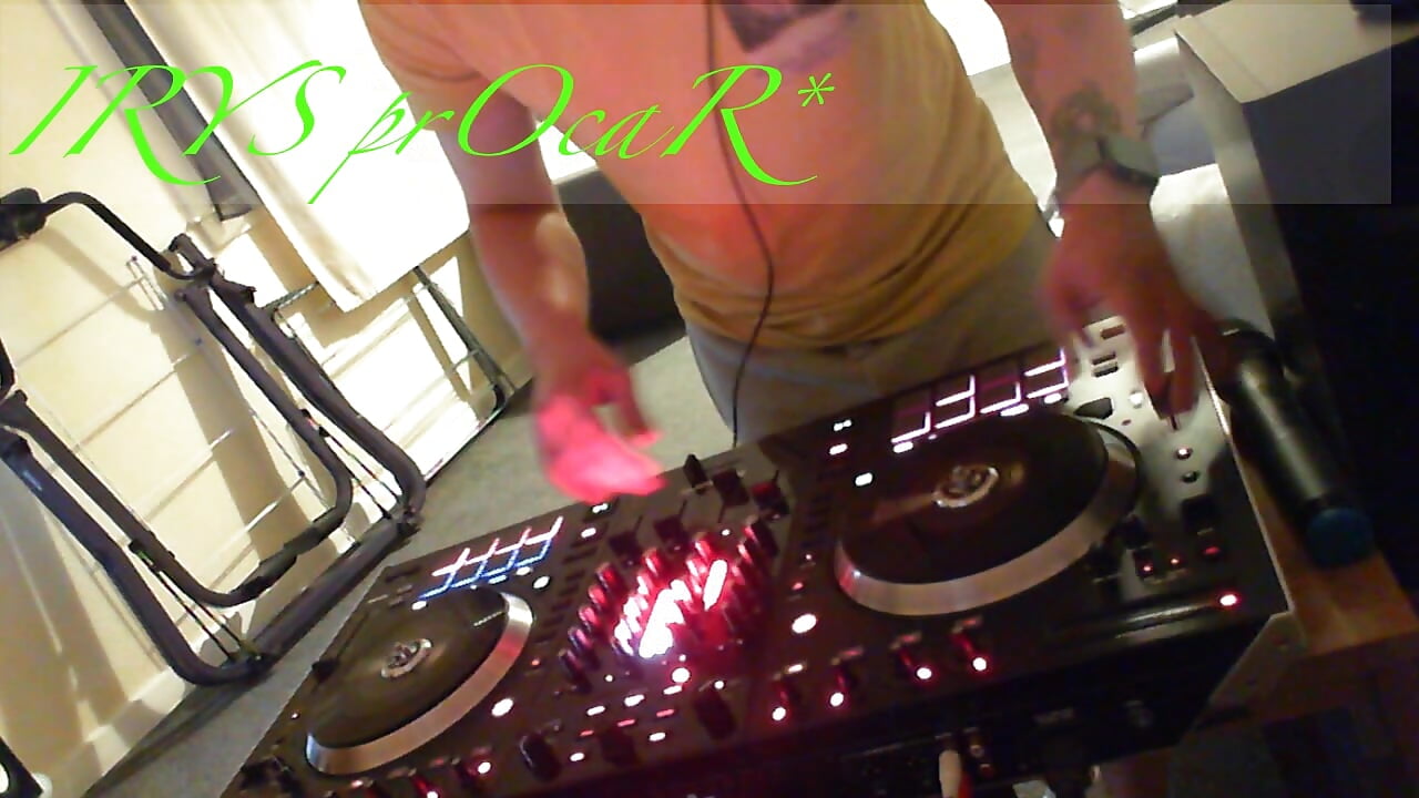 R&B RAP dubstep BEATS remix 20s - video by IR3S cam model