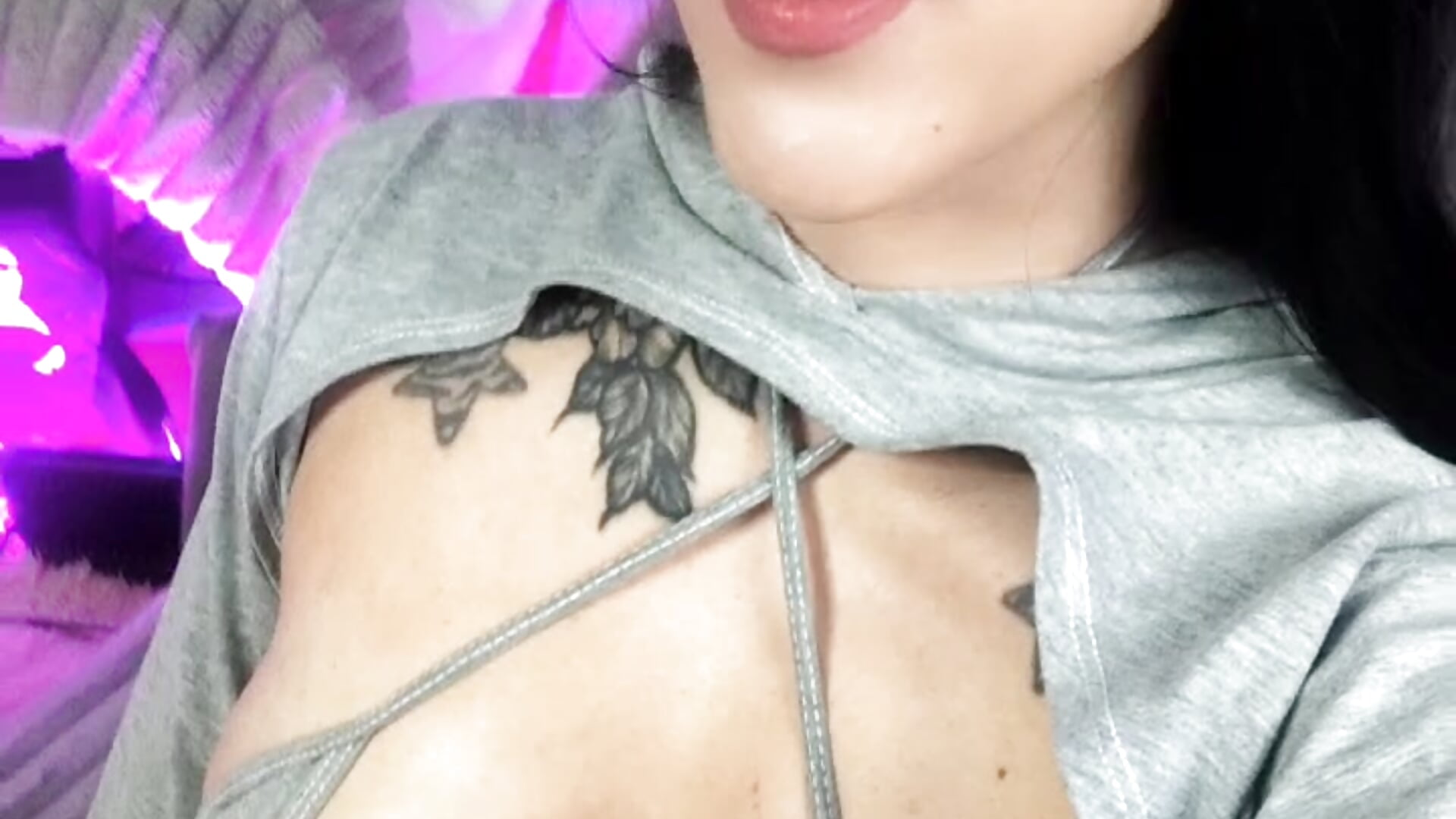 Hey ❤️‍🔥 – video od webkamerové modelky AnnaMarss