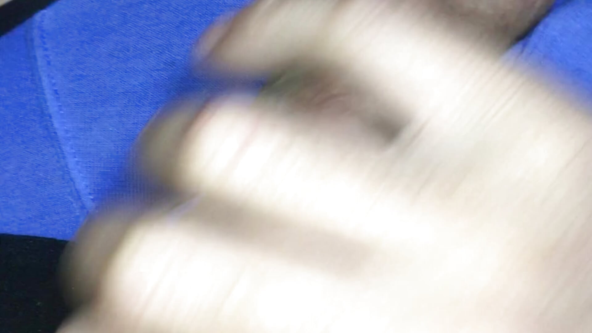 パンツからこんにちは - video by kari-deka cam model