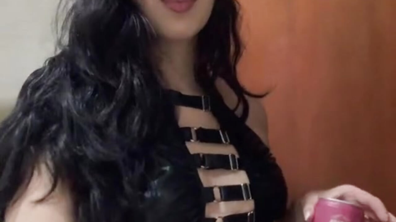 Kisses baby’s 💋👻 - video by sofia_sstone cam model