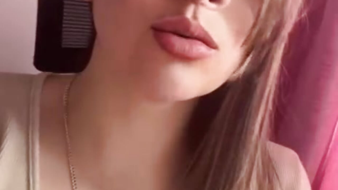 Kisses for all ♥ - video by Agatha_bellucci_ cam model