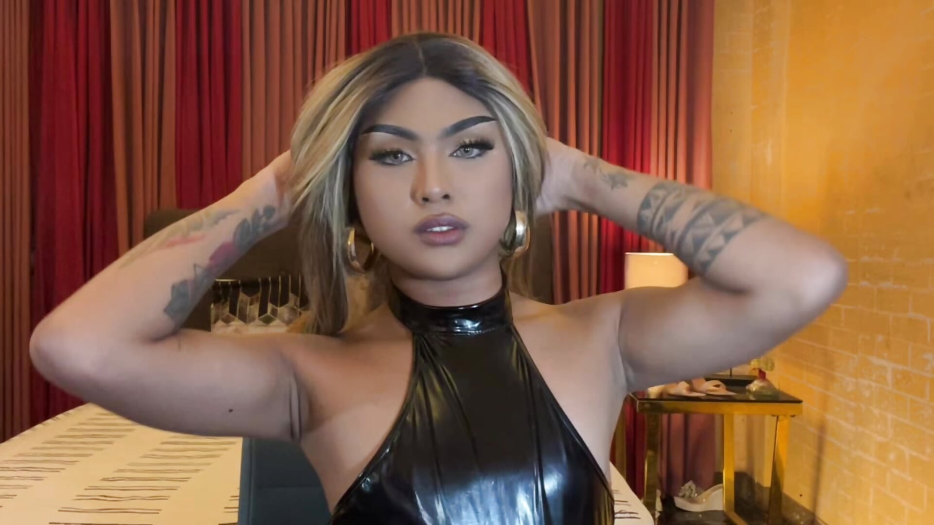 8aa48bdf0c0640a5a696e2d8f8b6a819 - video van BriannaMoats cam-model