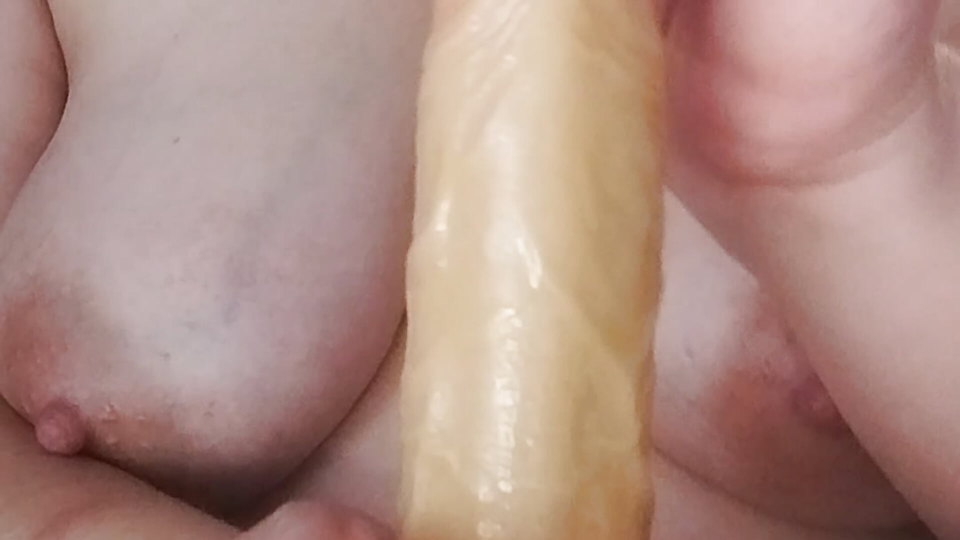 #3 Dildo HJ 😈 - فيديو من MiraCaramel موديل الكام