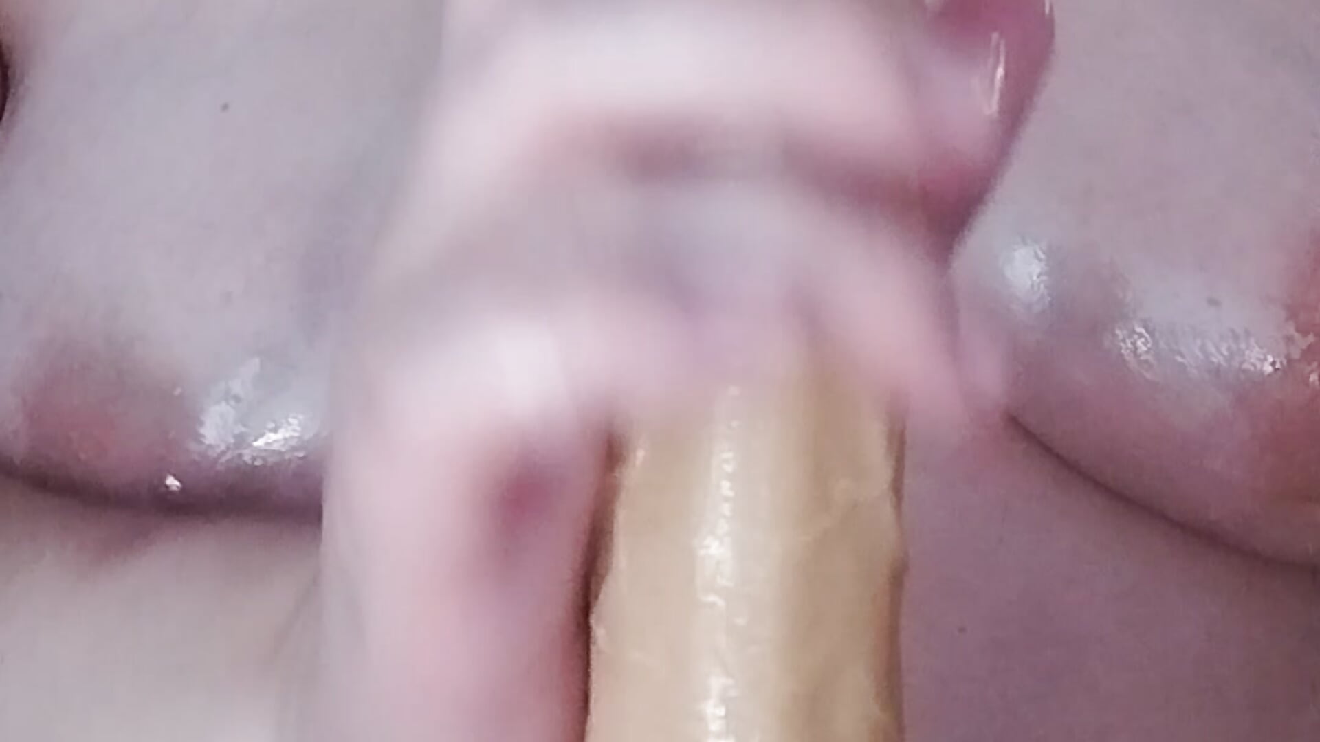 #4 Dildo Boobs Job🤩🤤 - فيديو من MiraCaramel موديل الكام