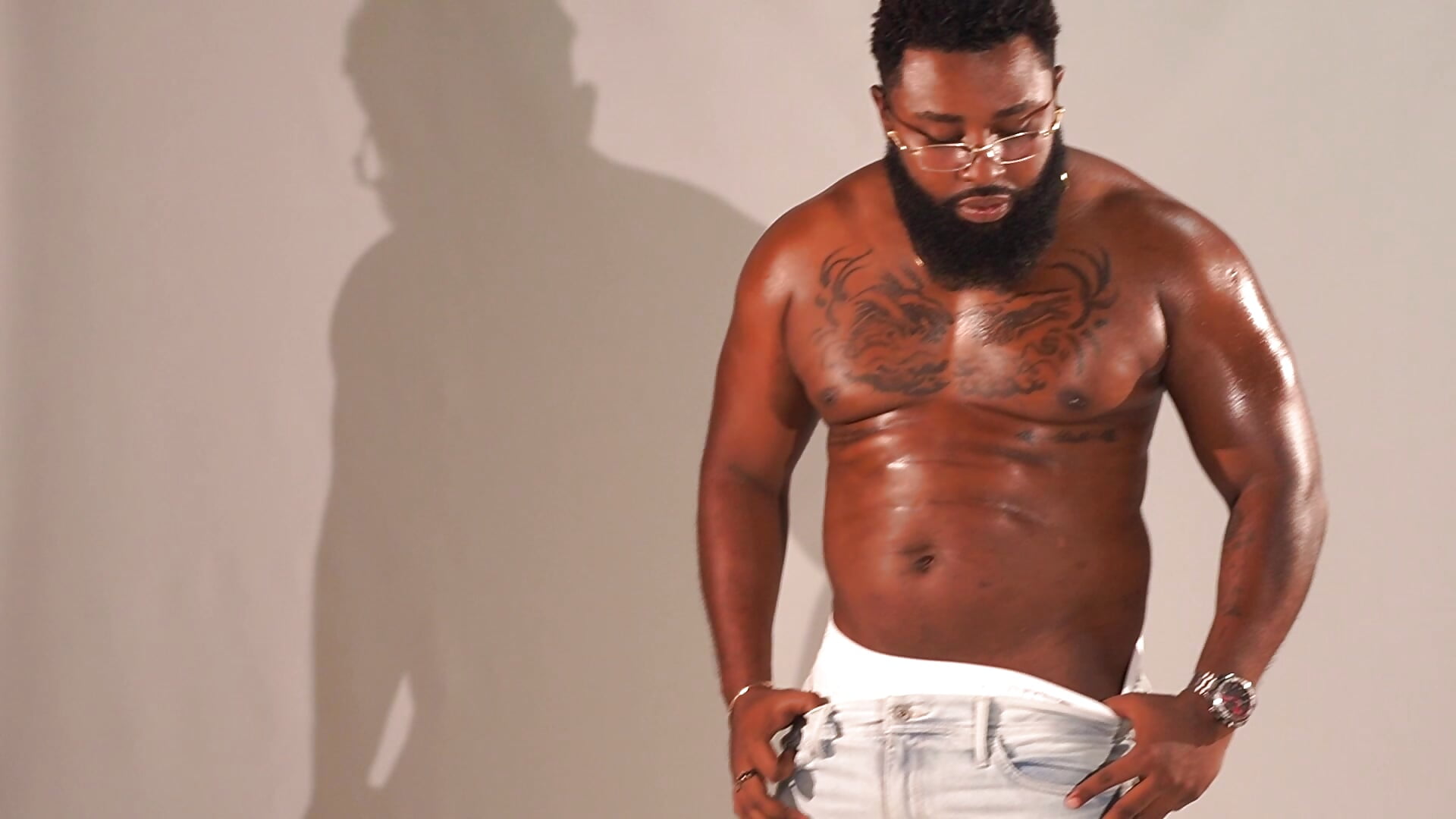 Sensuality and passion for you 🥵😈 - video by MalikArellano cam model