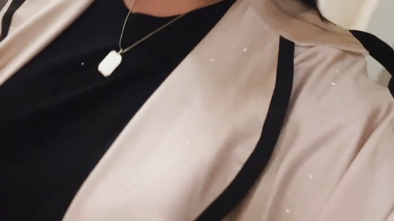 579d18378d644de696238a2073de80bf - Vídeo de Mami_mari, modelo de vídeos