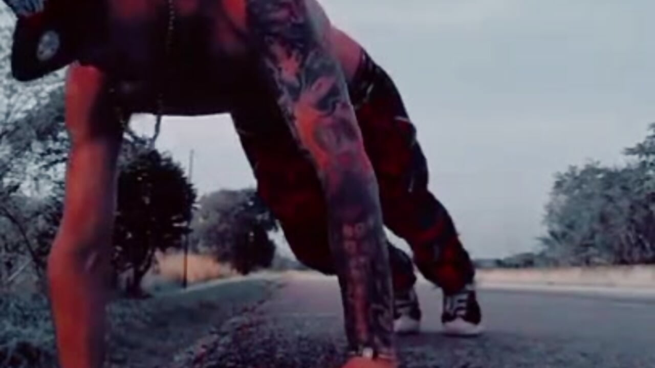 1000176835 - copy 23 Jul 10:07 - video van crisrummer cam-model