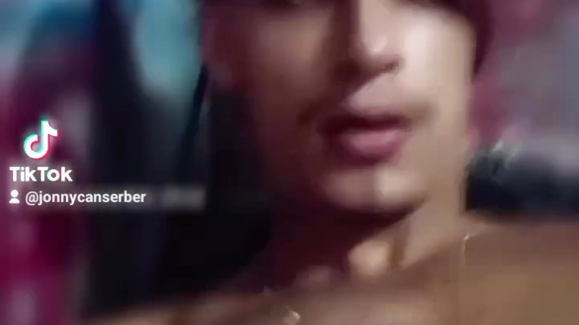 1000294800.mp4 - video van crisrummer cam-model