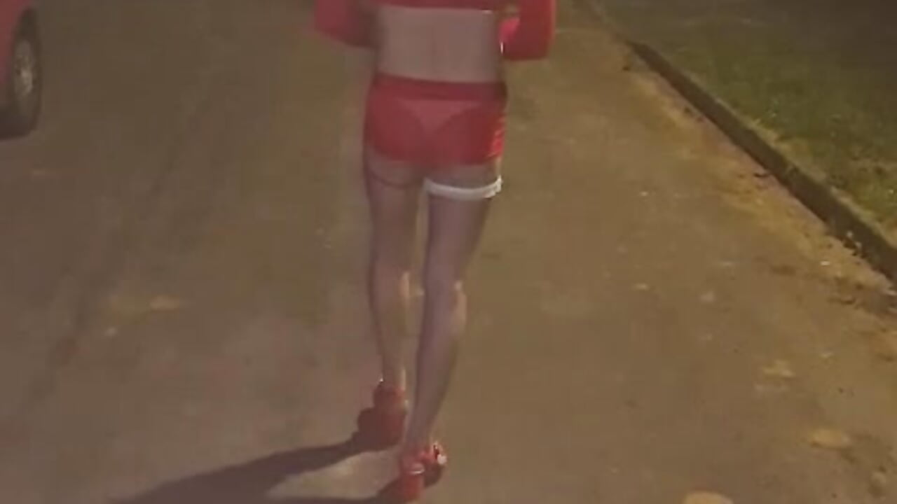 Walking around dressed - video by Cdcumslut69 cam model