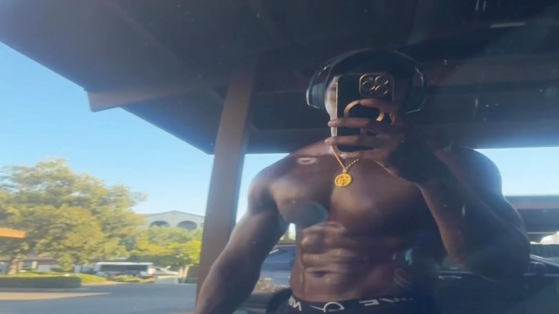 9e84f54a50af4e42a874dea11310be64 - video av Bigpressure71 cam model