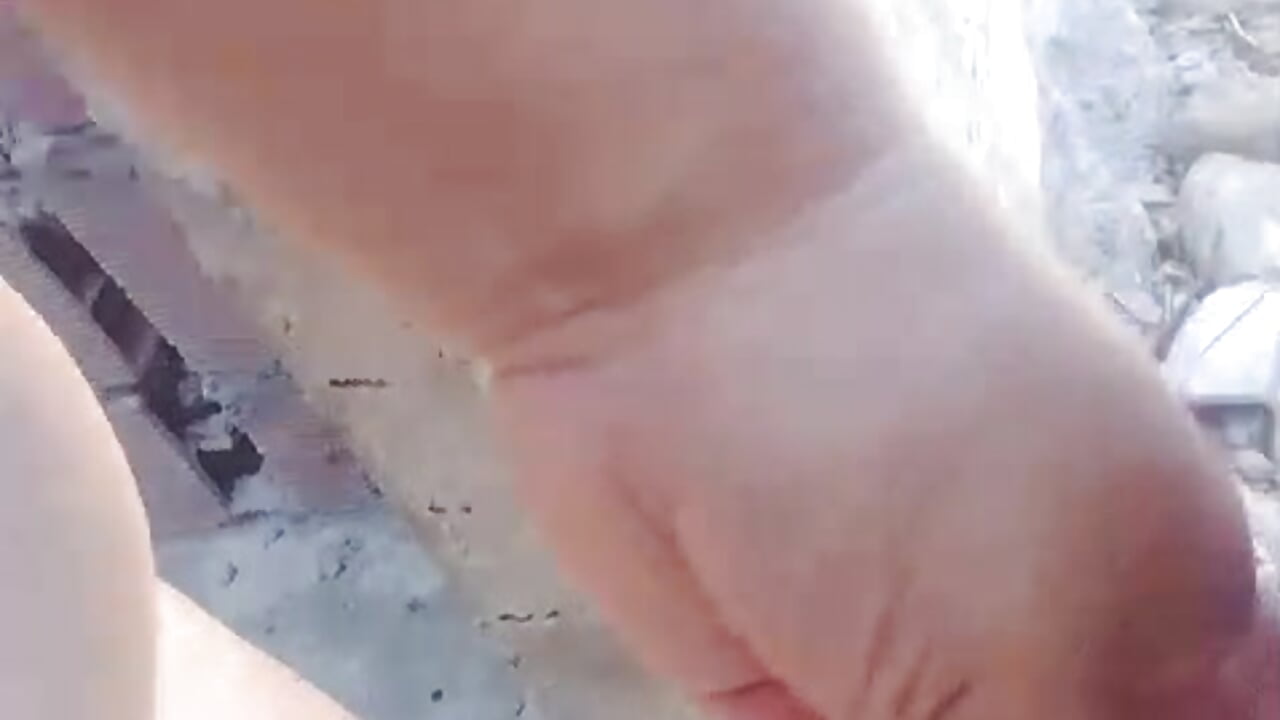 I give a blowjob to a stranger on the street
