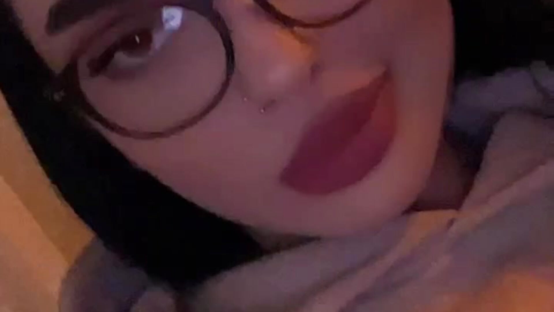 meow — filmik mia_cupcake, modela(-lki) na kamerkach