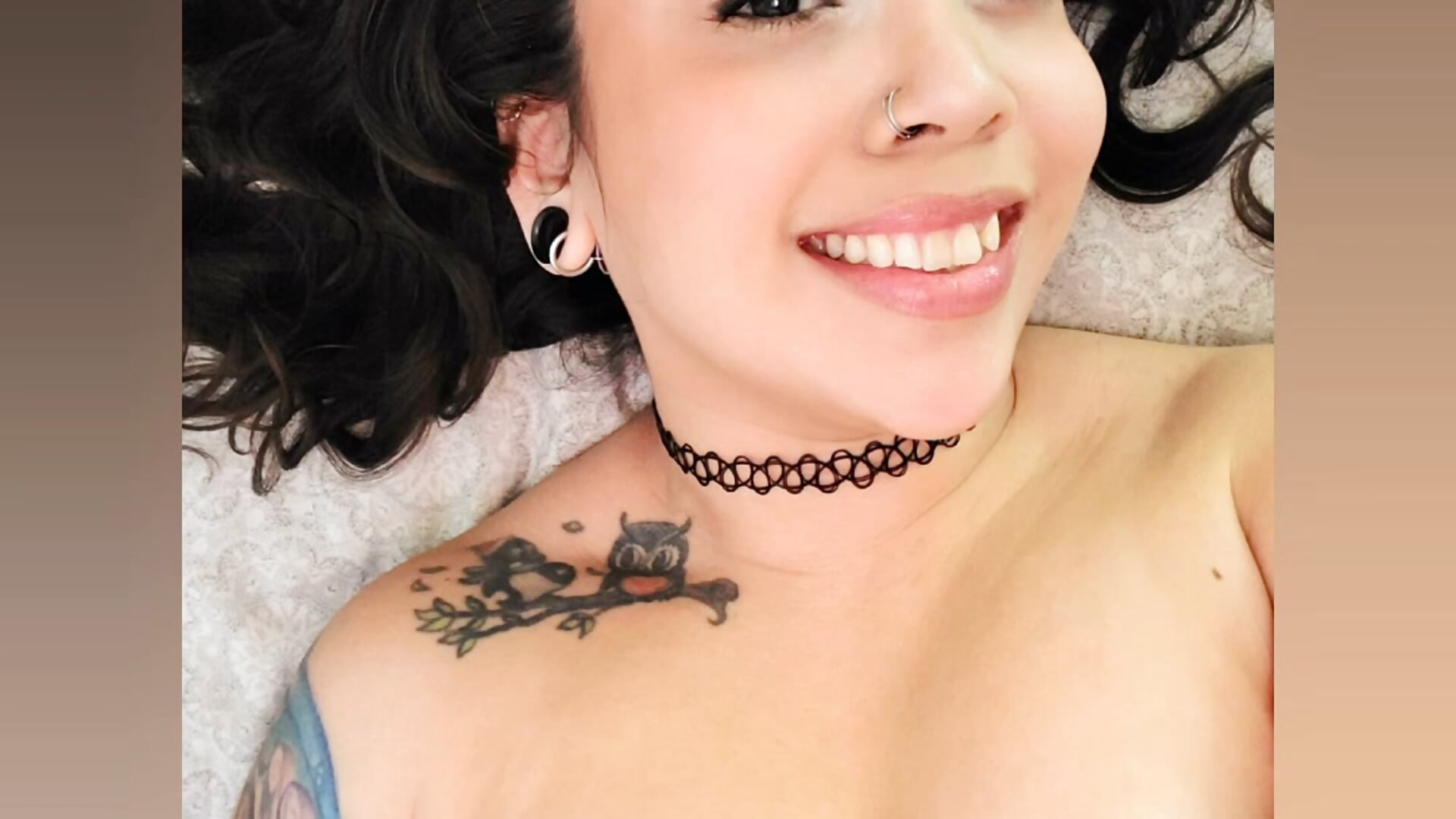 Get to know me 💋 - video by GypsyMamacita cam model