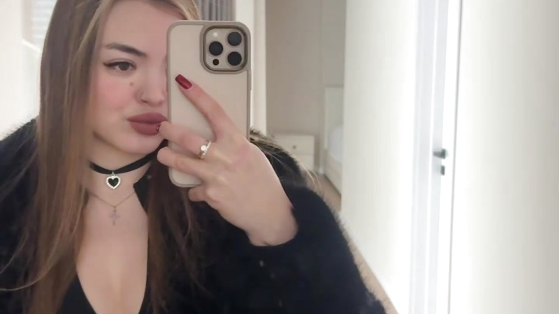 ❤️‍🔥Would you invite me to your place?❤️‍🔥 - video by VallieBrandwein cam model