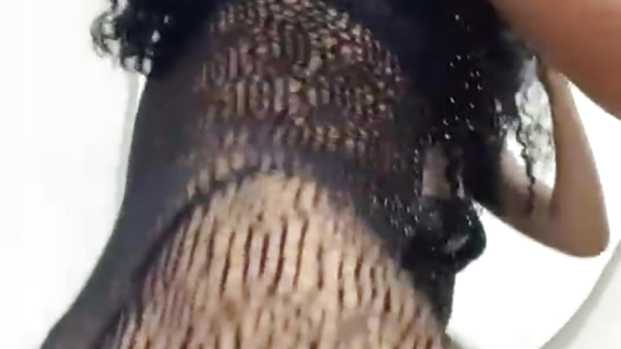 dancing sensual - video by ebony_petite-69 cam model