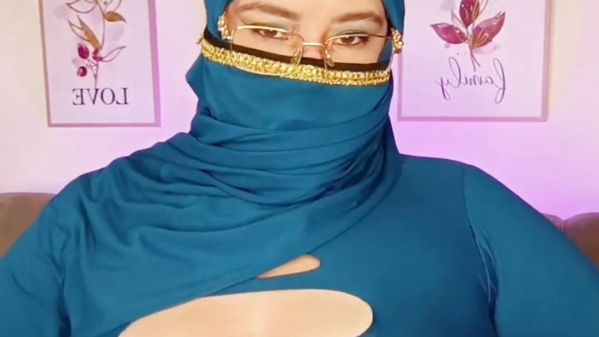 Beautiful girl arabian - video oleh model kamera kheska_arabic