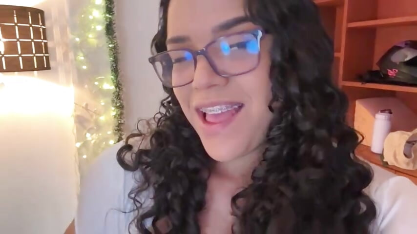 sexy — filmik emily_perezz, modela(-lki) na kamerkach